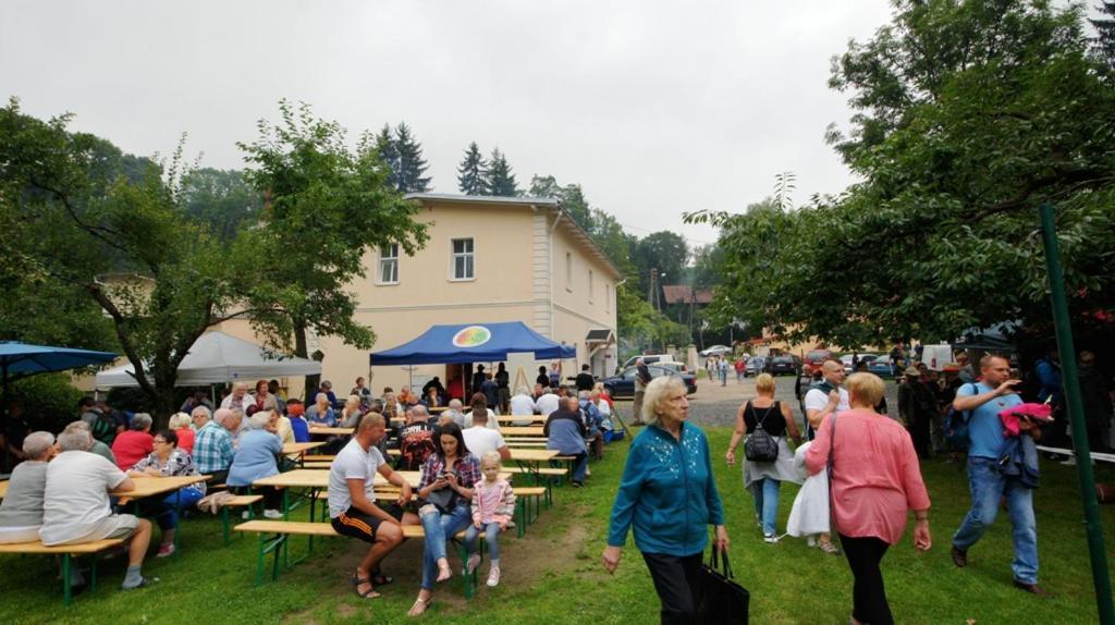 Gosciniec Jas -Sniadania I Obiadokolacje Szwedzki Stol W Cenie Bezplatny Parking Szklarska Poręba Exterior foto